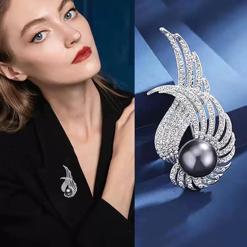 Elegant Pearl Wing Brooch: High-End Women's Suit Pin & Jewelry Accessory