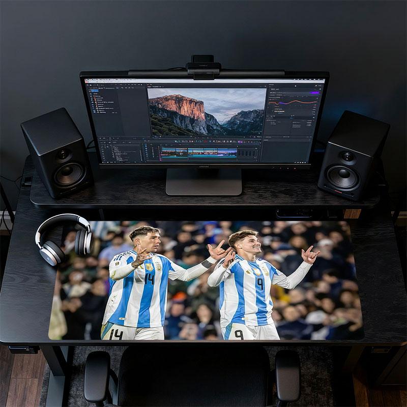 Julian & Enzo Mouse Pad, Large Gaming Desk Mat, Non-slip XXL Mousepad for Laptop & Tablet, Mini PC Playmat with Stitched Edges