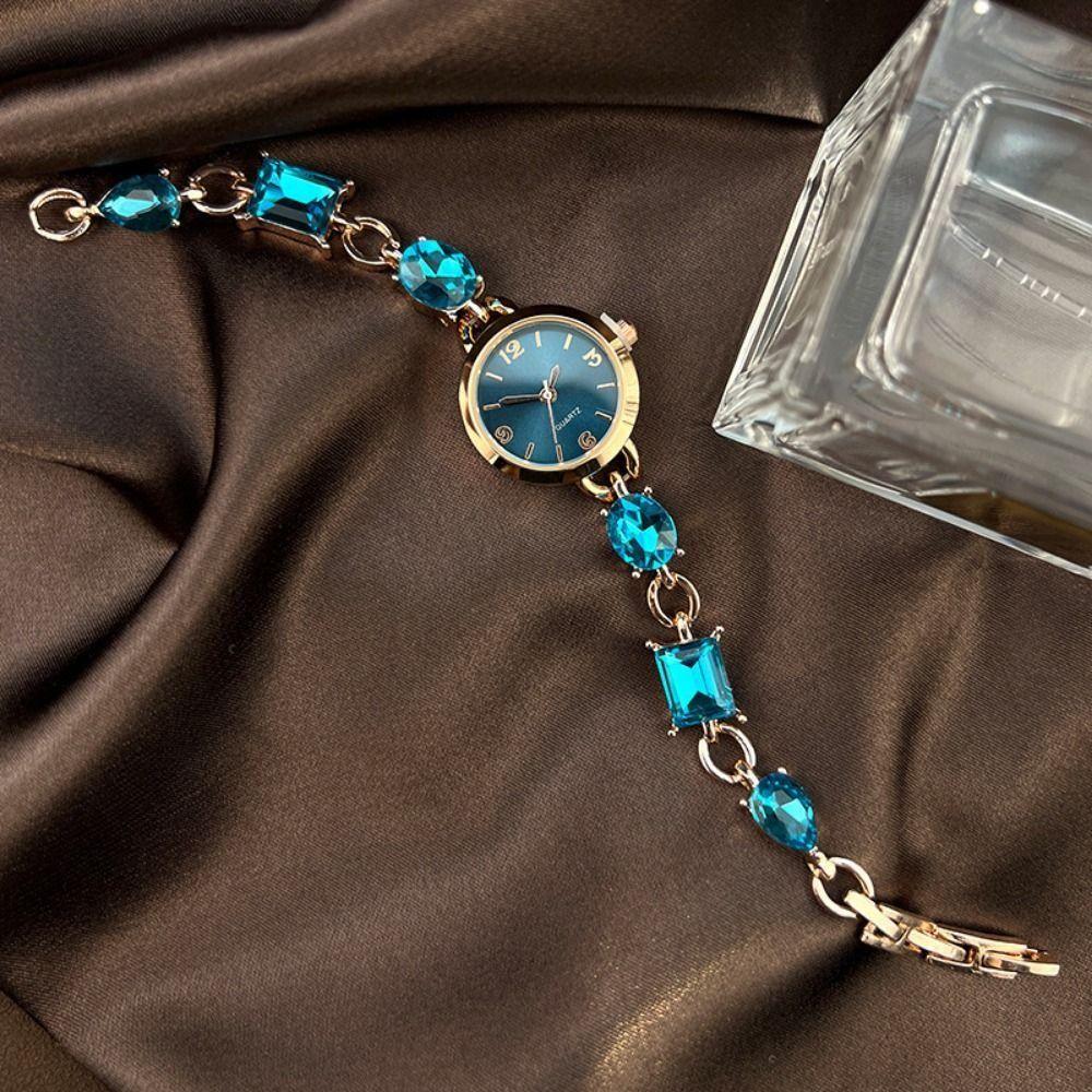 Elegant Women's Bracelet Watch Retro Quartz Wristwatch Vintage Rhinestone Quartz Watch Female