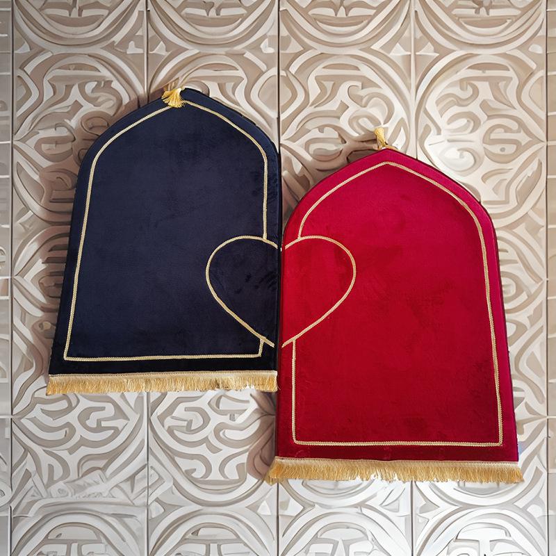Cross-border Prayer Carpet: Thick Flannel Heart-shaped Floor Mat