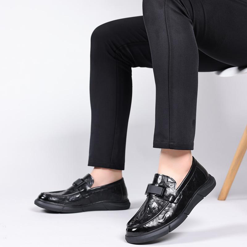 Men's Casual Leather Shoes 2025 New Versatile Trend Doudou Shoes Men's High-end Hand-scratched Leather Loafers