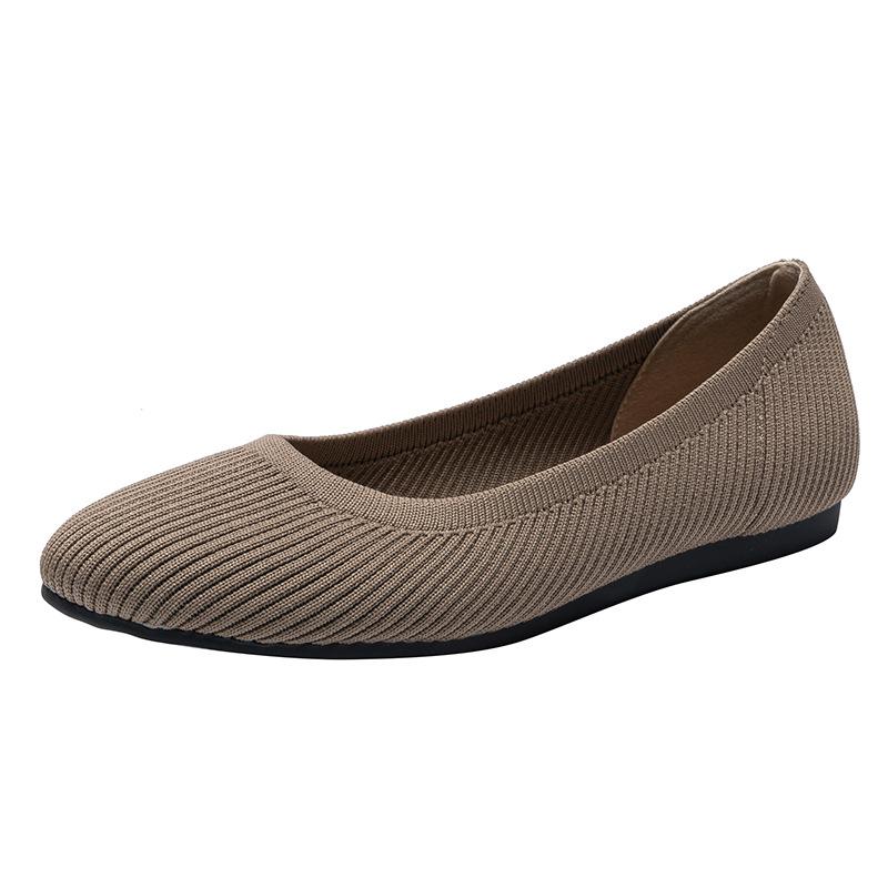 Y2 Women's Plus Size Knit Soft Sole Flat Shoes (Sizes 41-44) - Solid Color, Round Toe, Low-Cut, Old Beijing Style.