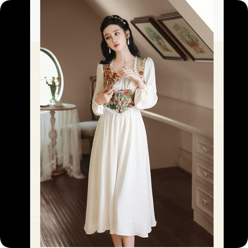 

Французский темперамент, Дворцовый стиль, Ретро-цветочный, Тонкое платье, Сладкий, Высококлассное ощущение молока, Сладкий перерыв на чай, Платье принцессы на бегу S белый