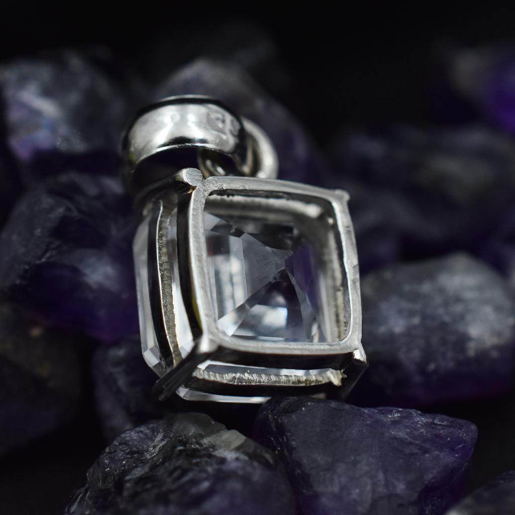 Saphir 20 Karat Silber Weiß Quadratischer Schliff Naturanhänger Loser Edelstein ZERTIFIZIERT AR-3649-Sa