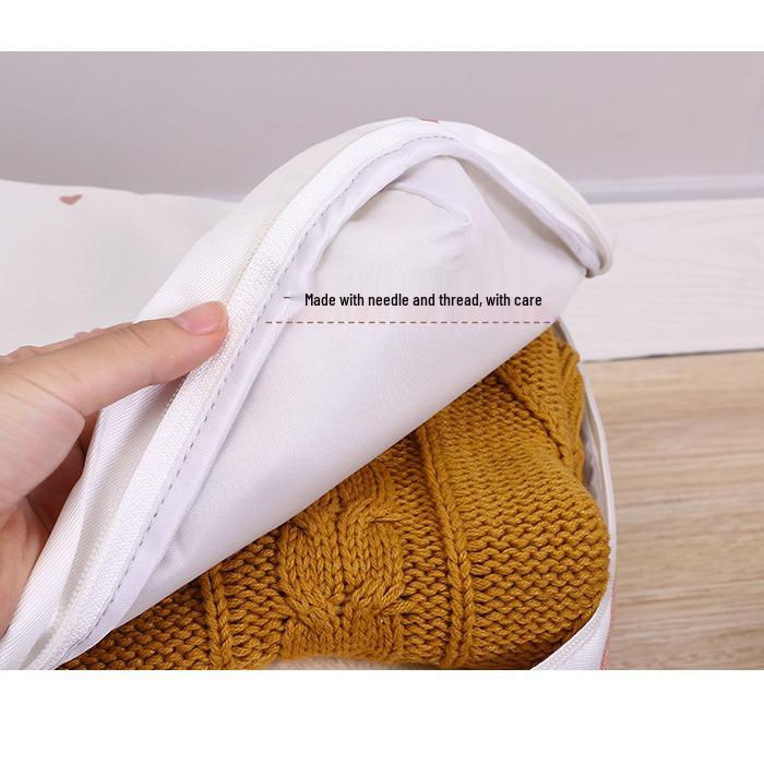 Waterproof Quilt & Clothing Storage Bag - Dust & Moisture Resistant Organizer
