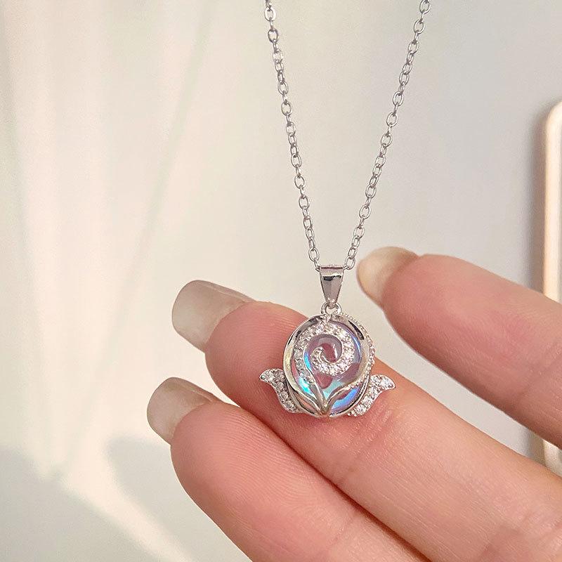 Kleine Blumenkette Koreanischer Stil Modische Halskette Tragen Tulpen eingelegt mit Mondstein Süßes Geschenk