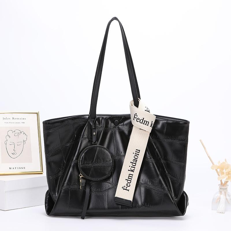 High End Leather Large Capacity Commuting Tote Bag, New Simple and High-end One Shoulder Bag чёрный