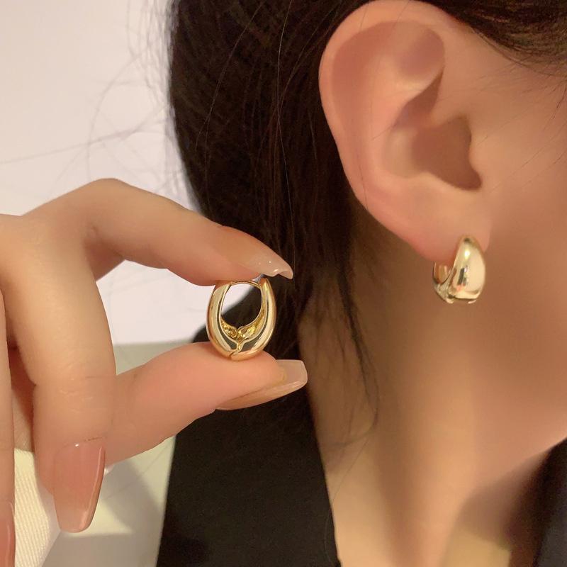 

Серьги-кольца из гладкого металла с золотым покрытием для женщин