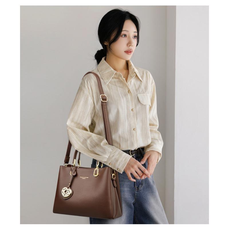 Fashionable Women's Shoulder Bag, Minimalist Handbag, Classic and Trendy Crossbody Bag Suitable for Daily and Casual Use
