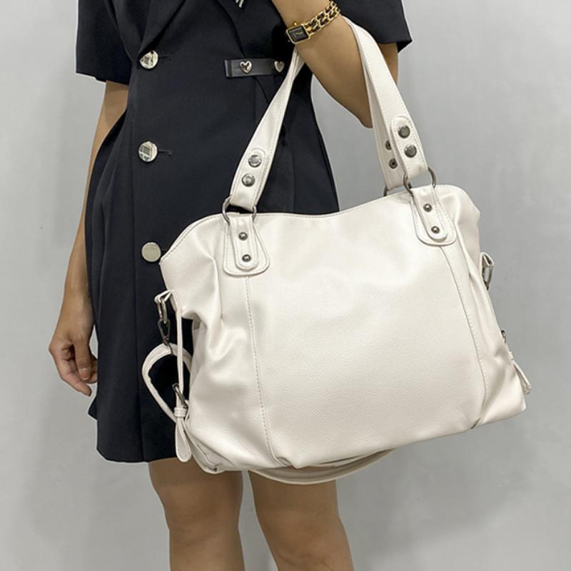 Retro Large Capacity Shoulder Bag Luxury Black Classic Messenger Bag High-quality Leather Commuting Tote Bag Niche Shoulder Bag