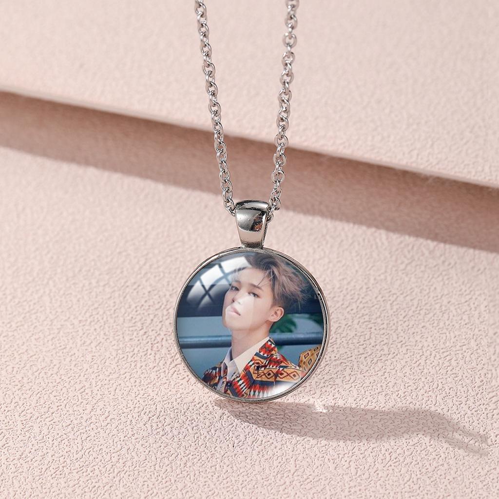 Colar redondo BTS, pingente Bangtan Boys com foto de membro, Item Colecionável Kpop para Fãs ARMY