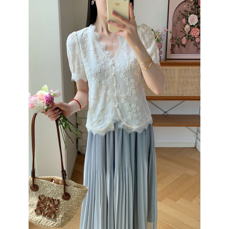 

Weiyang White Magnolia/Heavy Relief Jacquard Elastic Thin V-neck Shirt Women s Summer Cool Feeling Elegant Short Shirt Pearl rice White XS