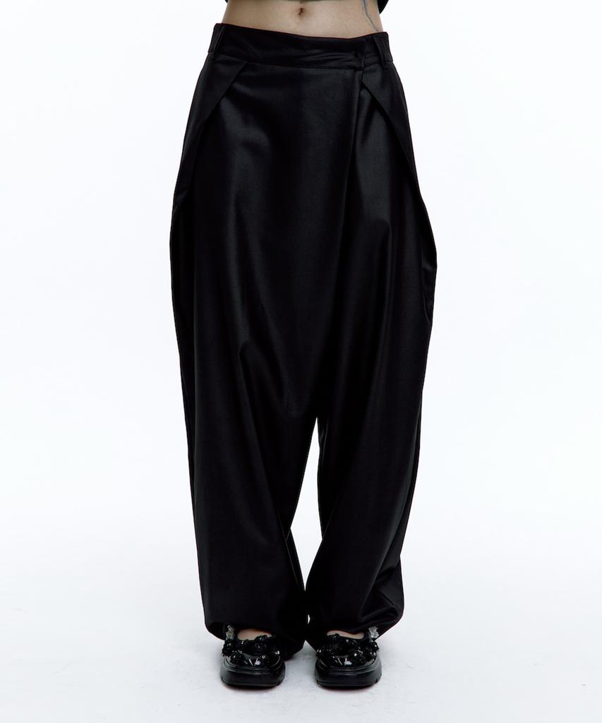 Kasiko Pintuck Asymmetric Trousers Black