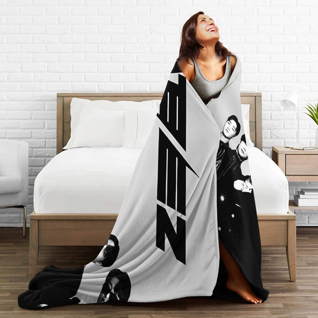 Kpop Ateez Band Warm Soft Blanket Travel Office Plush Throw Blanket Funny Couch Bed Flannel Bedspread Sofa Bed Cover
