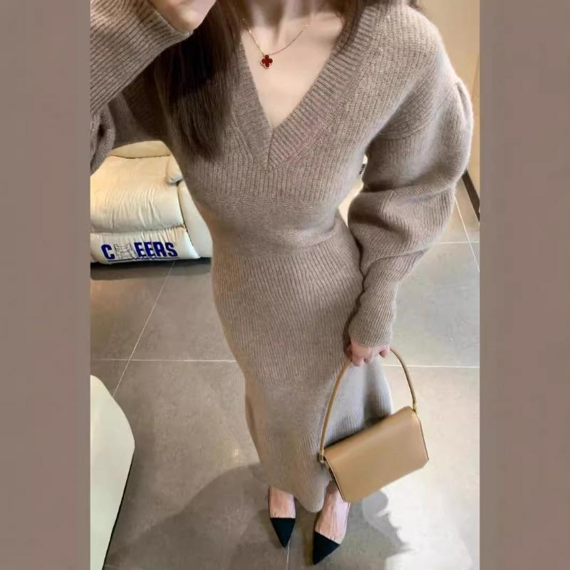 With Coat V-neck Knitted Long-sleeved Dress for Women, Thickened Waist and Thin Hip Skirt In Autumn and Winter, Sweater Dress Inside