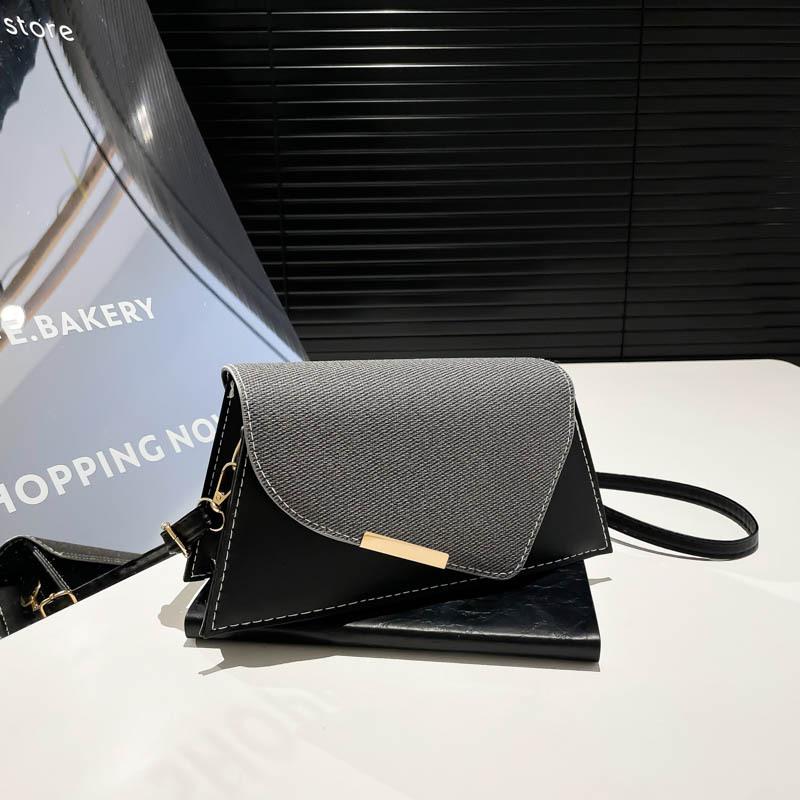 Internet Celebrity Fashion Simple Personality Small Bag Women 2025 Autumn and Winter New Versatile Ins Shoulder Messenger Bag Small Square Bag
