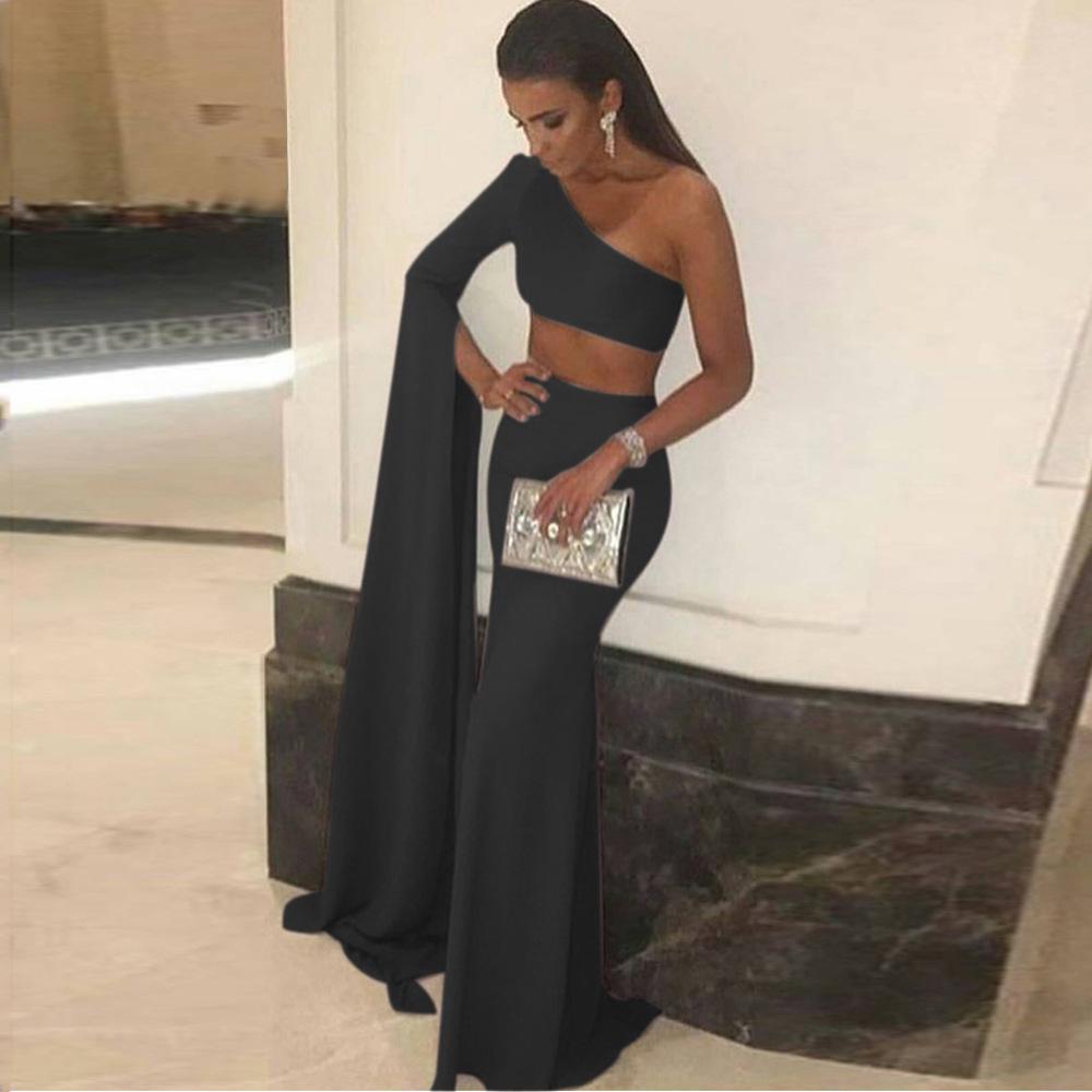 

European and American new dresses are popular in summer, sexy single rotator sleeves, exposed navel dresses, and long dresses. XXL чорний