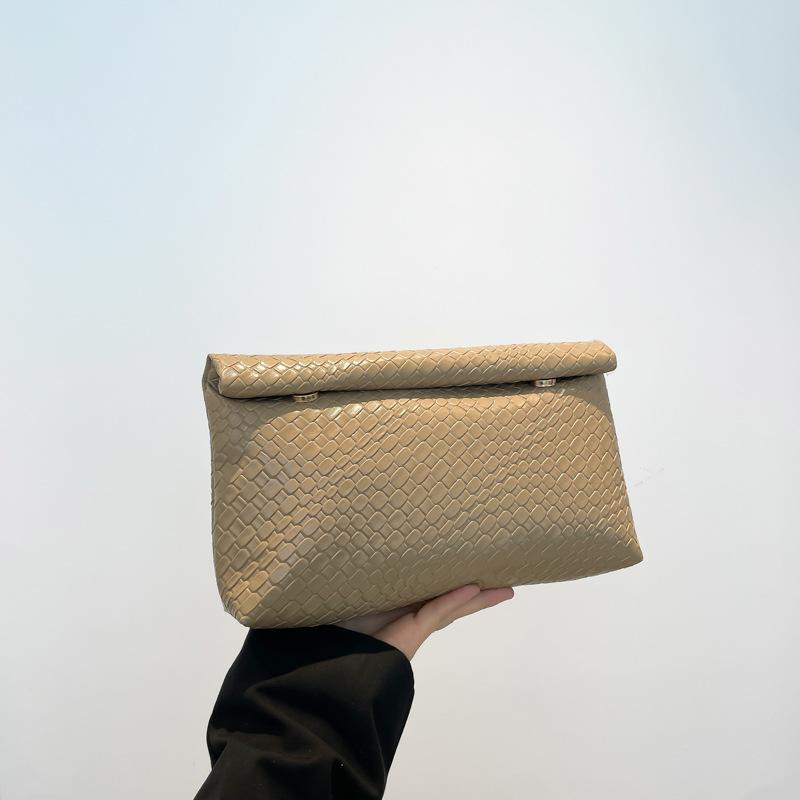 

Повседневная универсальная сумка-мессенджер для женщин 2025 весна и лето новая сумка через плечо модный тренд сумка-подушка для женщин хаки