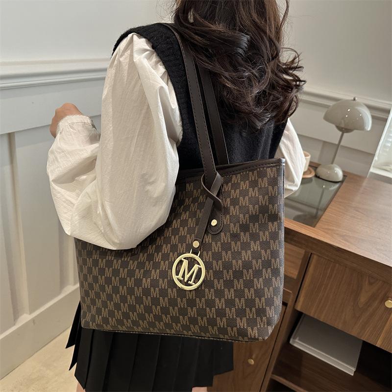 Fashion Bag Commuter Tote Bag Women's 2025 New Spring Niche Popular Shoulder Bag Large Capacity Handbag
