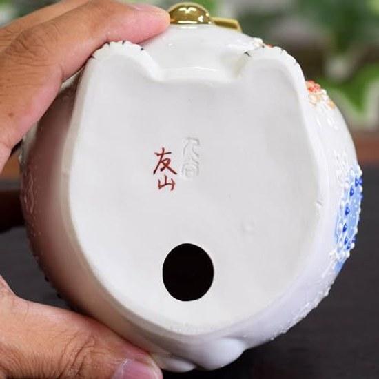 Waza no Kura cute beckoning cat ornament Kutani ware both hands raised ema white glaze feng shui good luck interior pottery Japanese style small items