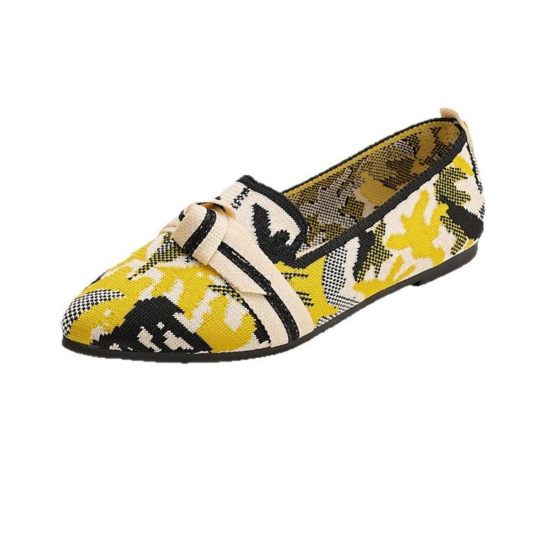 A New Low-top Casual Pointed-toe Shoe for Women Wearing Lazy Single Shoes
