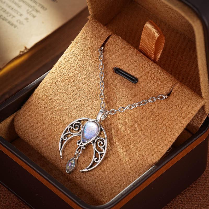 

Vintage Silver Color Hollow Moon Necklace for Women Girls Inlaid Water Drop Moonstone Necklaces Bohemian Jewelry Party Gifts