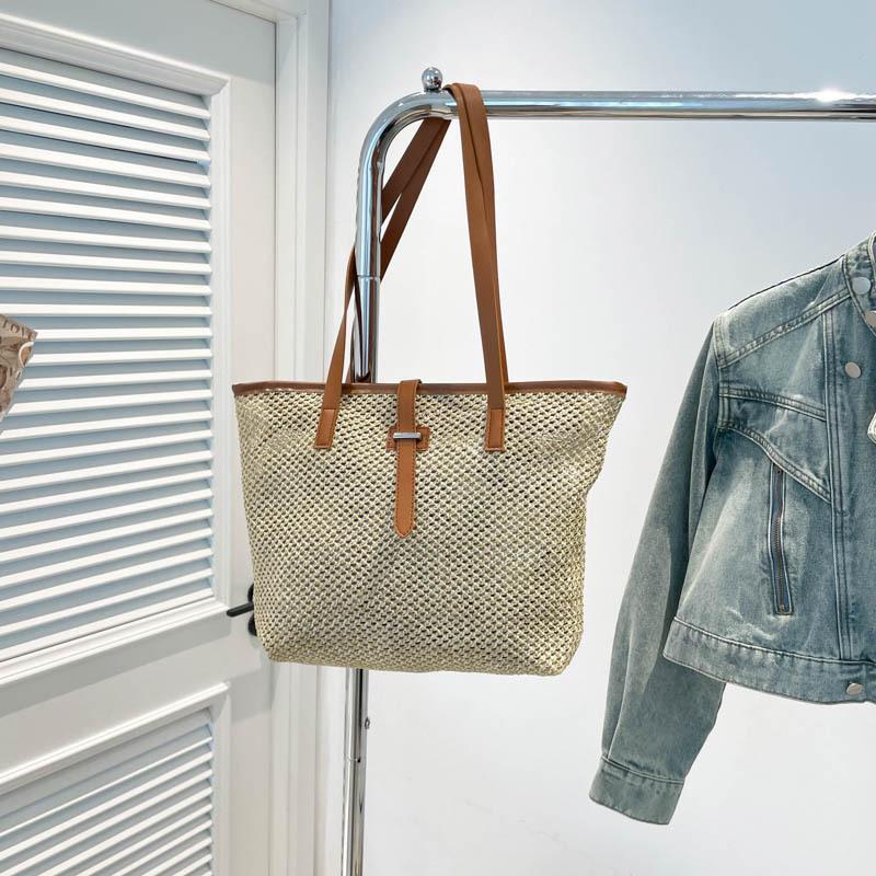 Korean version of the new product niche design Mori hollow straw woven tote bag large capacity casual versatile single shoulder mother and child bag w