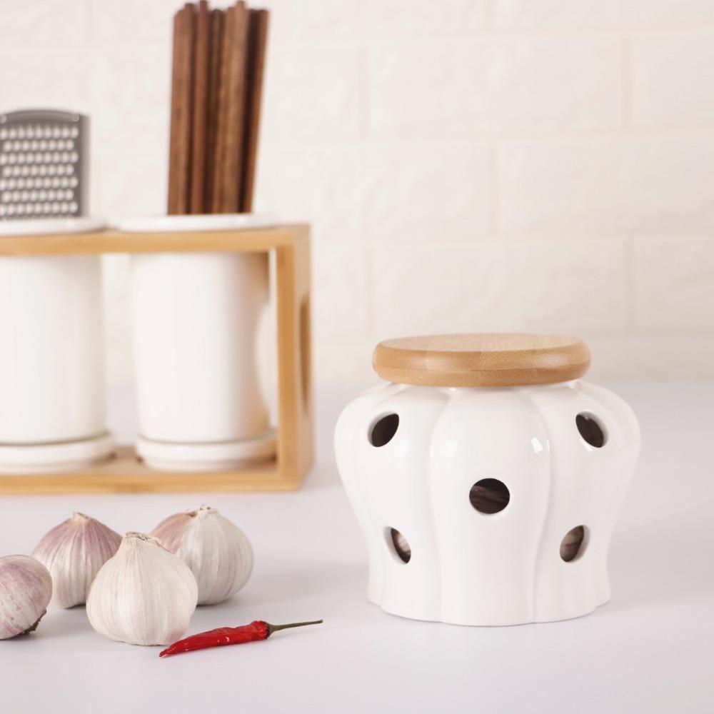 Ceramic Kitchen Storage Jar Food Storage Ventilation Spice Storage Jar with Lid Dried Chili Pepper Ventilation Storage Tank