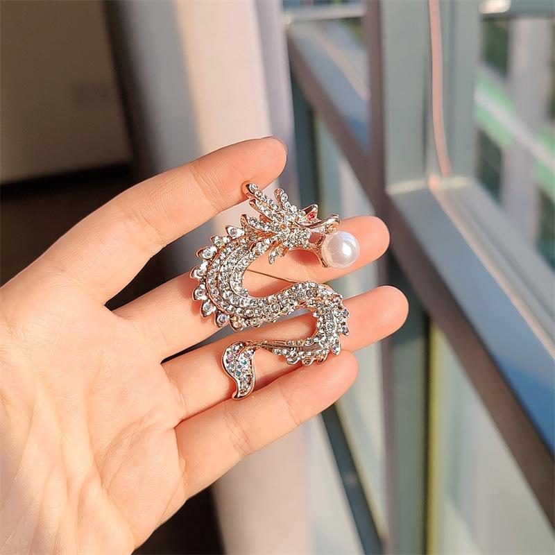 

Легкий роскошный костюм высокого класса, аксессуары для чонсама, корсаж, прилив, темперамент, унисекс, брошь с драконом и зодиаком