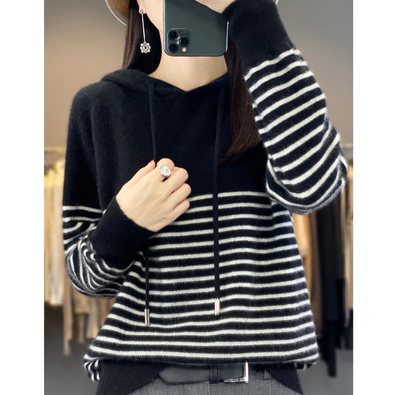 New Autumn and Winter Striped Wool Hoodie for Women Classic Versatile Cashmere Knitted Hoodie Sweatshirt Fashionable Warm Top