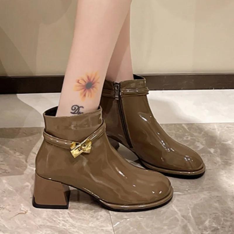 2024 Autumn and Winter New High Heel Women's Boots Fashion Belt Buckle Brand Designer Shoes Casual Short Boots Botas Femininas