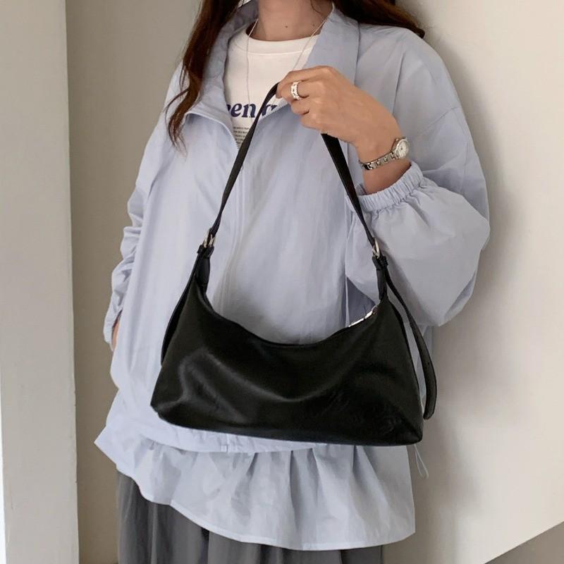 IELGY Soft Leather One-Shoulder Underarm Bag Spring Summer Simple All-Match Commuter Cross-Body Dumpling Bag