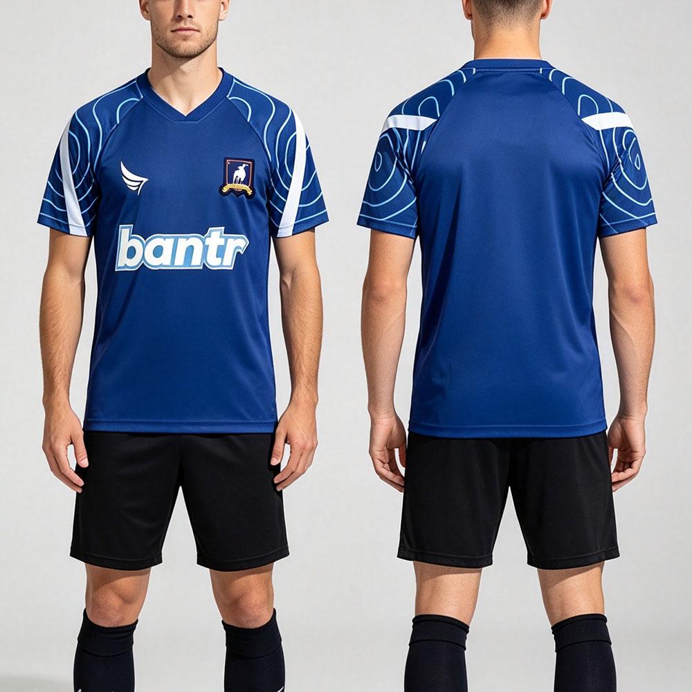 Ted Lasso AFC Richmond Dunkelblau V-Ausschnitt Fußballtrikot Herren Schnelltrocknend Atmungsaktiv Konturlinie Ärmel Fußballhemd Bantr Aufgedruckt