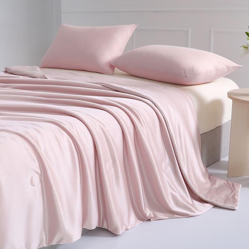 Textile King Silky Cooling Quilt
