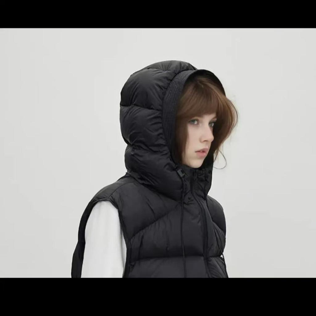 Winter 2025 Women's High-Quality Goose Down Hooded Puffer Vest - Fashionable and Thickened for Warmth