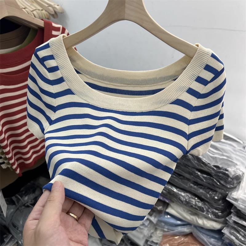 

Women s Japanese Retro Striped Slim Fit U-Neck Short Sleeve Knitted Top One Size [up to 125 pounds] красный