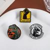 Dinosaurierkönigin Emaille-Pins Custom SIE IST EINE SCHÖNHEIT AUCH SEHR MÄCHTIG Broschen Anstecknadeln Kleidung Tier Schmuck Geschenk Freunde