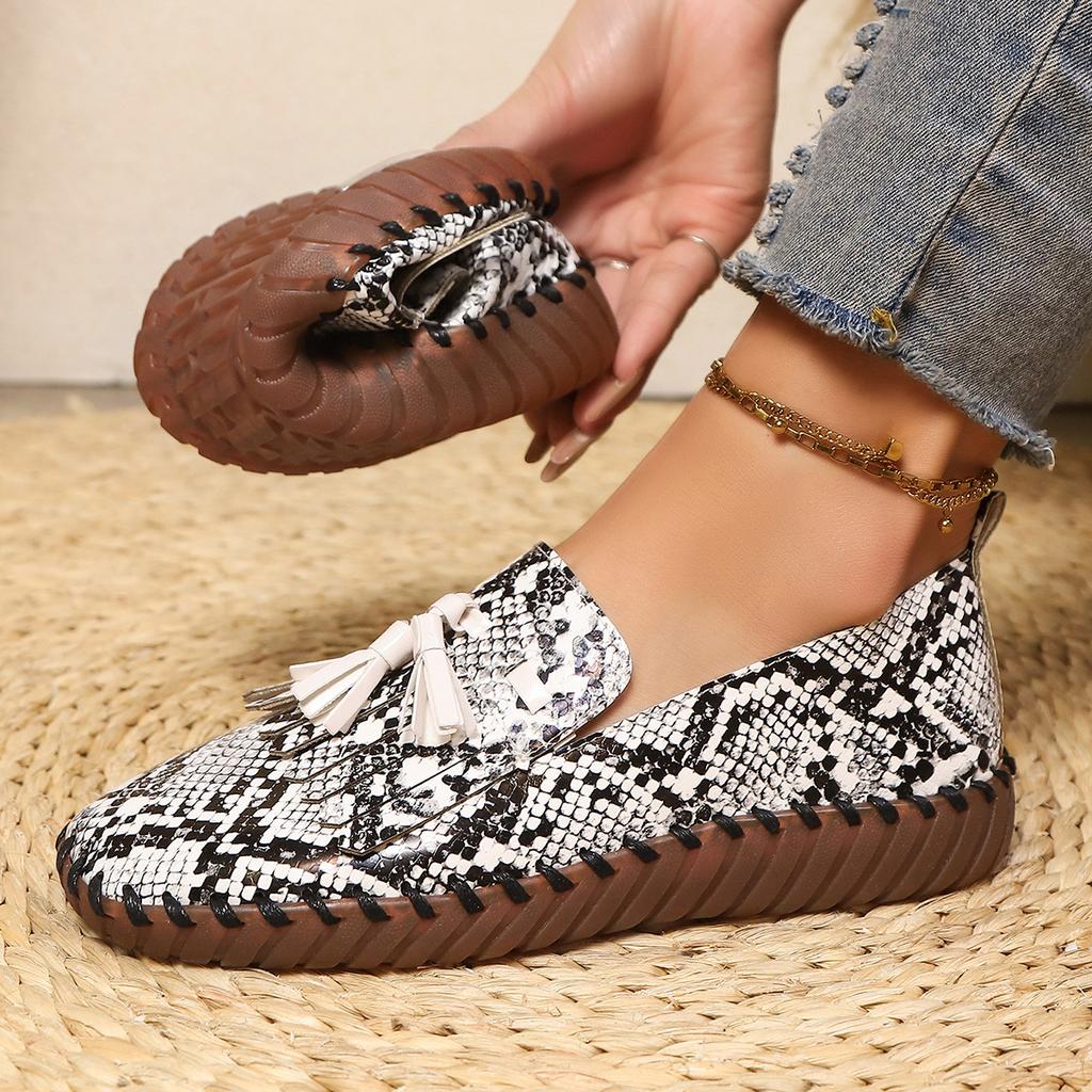 Fashion Tassel Loafers Pure Hand-sewn Bottom Round Head Casual Single Shoes Women's Soft Sole Solid Color One-pedal Shoes Large Size