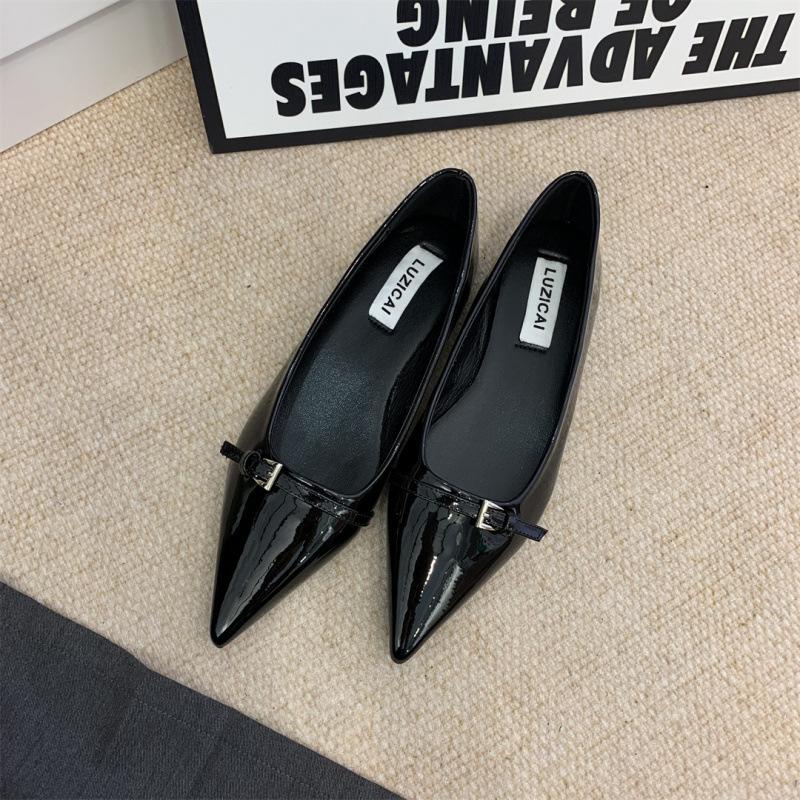 2025 Spring and Autumn New Fashion Versatile Evening Breeze French Pointed Black Single Shoes Women's Shoes Temperament Patent Leather