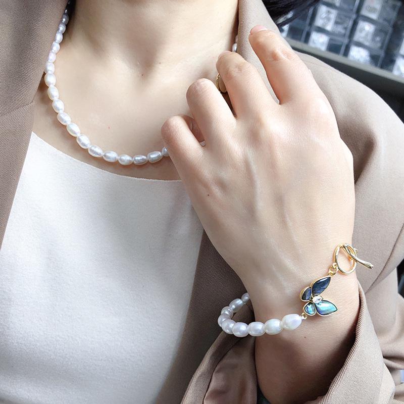 Elegant Freshwater Pearl Necklace Set with Abalone Shell Butterfly Inlays for Women