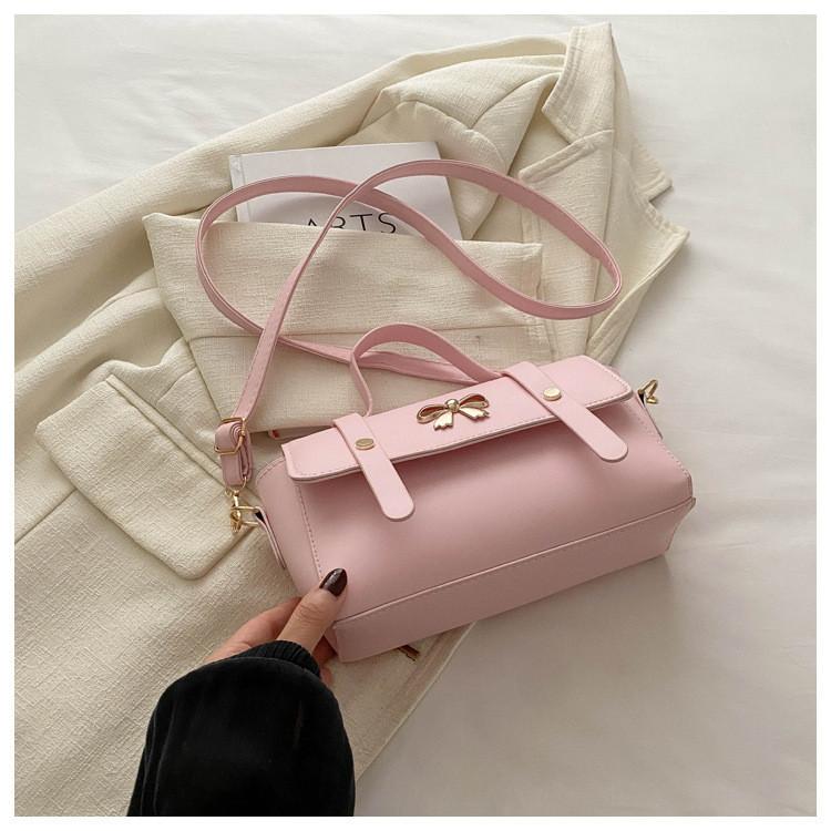 

Modern And Chic Small Square Shoulder Bag For Women Perfect For Everyday Outfits рожевий