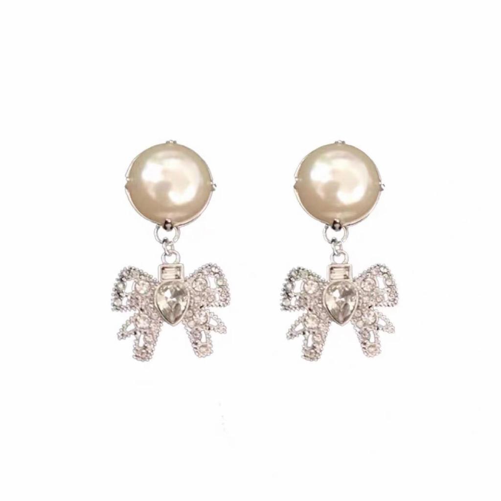 Miss Miu Luxuriöse Quastenohrringe mit Perlen und Diamanten