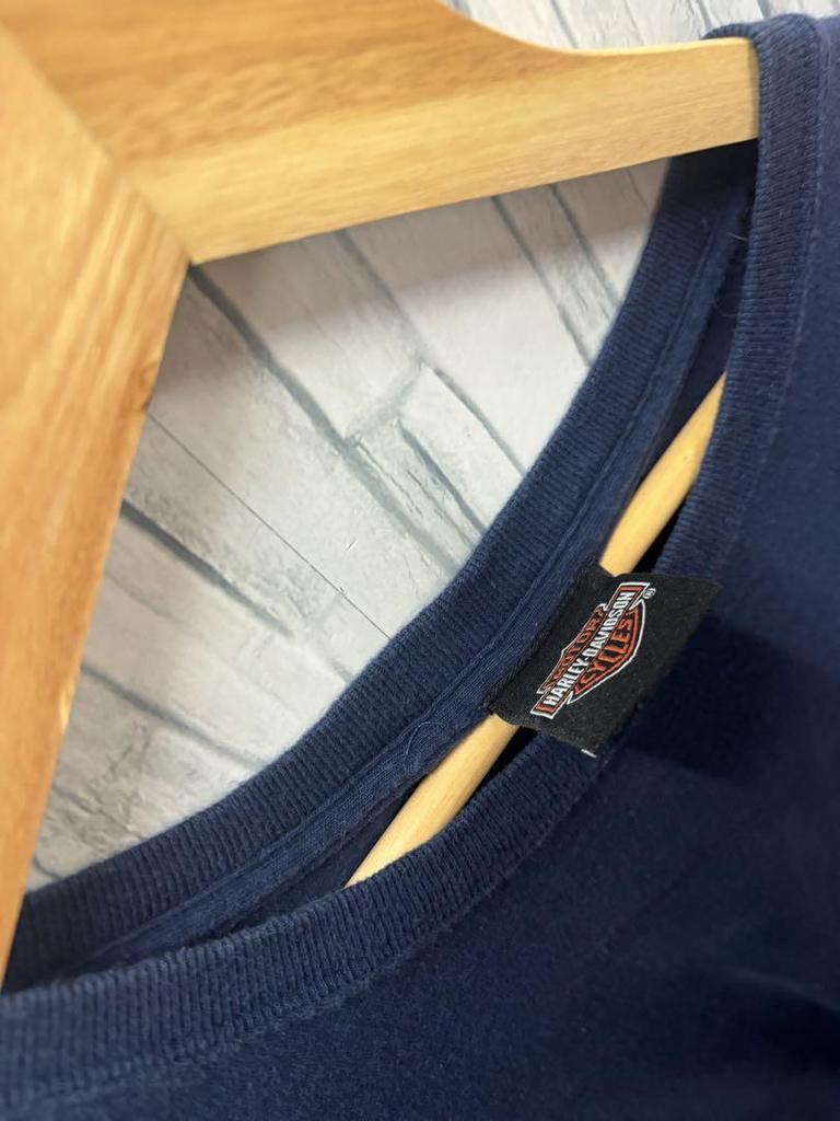 [USED] Vintage Harley-Davidson skull t-shirt with double-sided pockets.