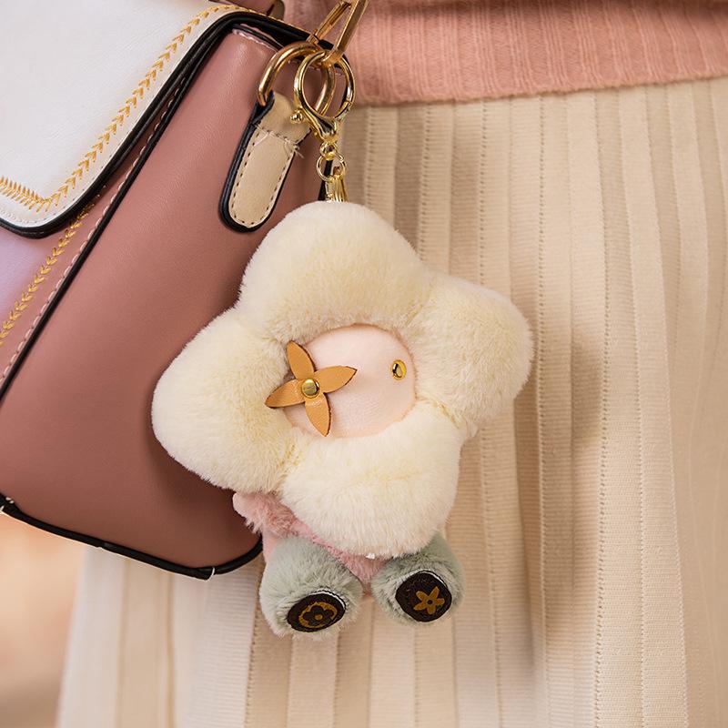 Cute Sunflower Plush Keychain Toy Stuffed Flower Soft Doll Small Pendant Keychain Fashionable Backpack Pendant Christmas Gift