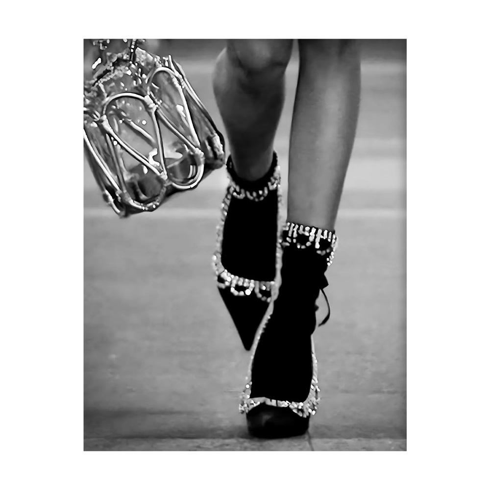 Modern Luxury Fashion Black White Art Heels Champagne Feminist Retro Poster Canvas Paintings Wall Art Pictures Home Decor