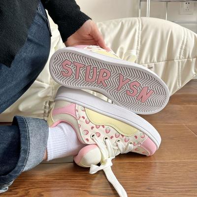 2025 primavera novo estudante versátil design de morango sapatos de prancha feminino original nicho moda moderno casual sapatos de pão