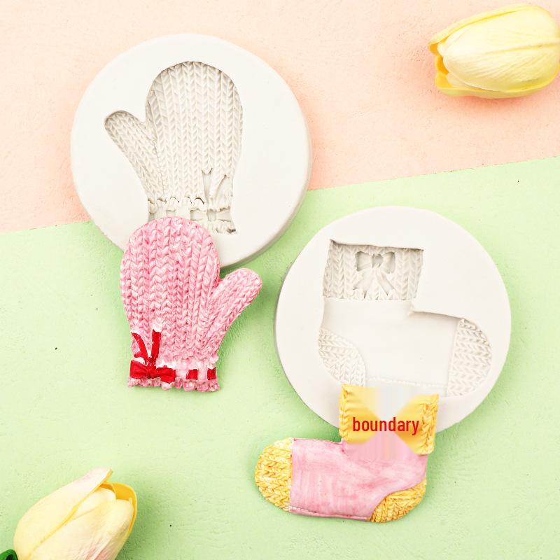 Cartoon Bear Christmas Silicone Mold - Plush Glove Shape for Creative Baking & Cake Decoration