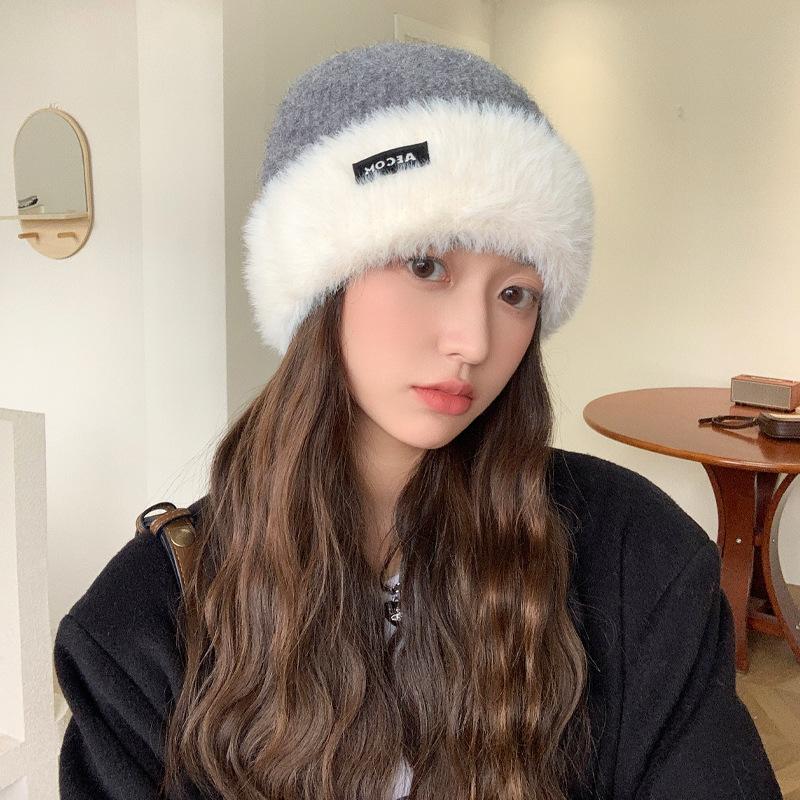 Korean Version of Autumn and Winter New Hat for Women Fashion Letters Knitted Wool Hat for Winter Warm Big Head Flange Plush Hat Thick