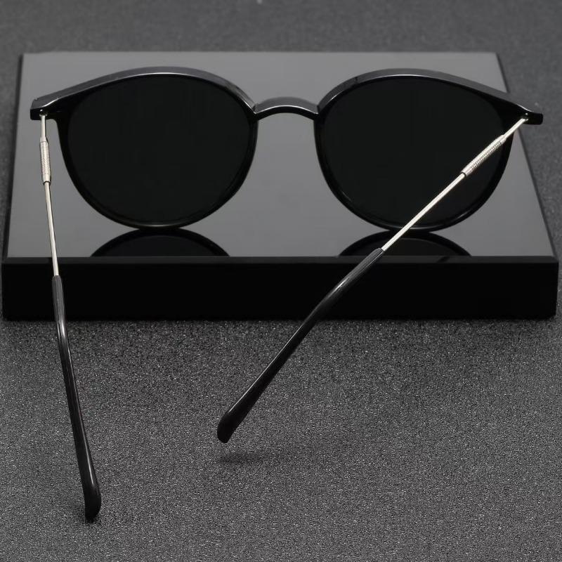 New Fashion Metal Small Round Frame Sunglasses Retro Outdoor Street Photography UV400 Women Eyewear Gafas De Sol