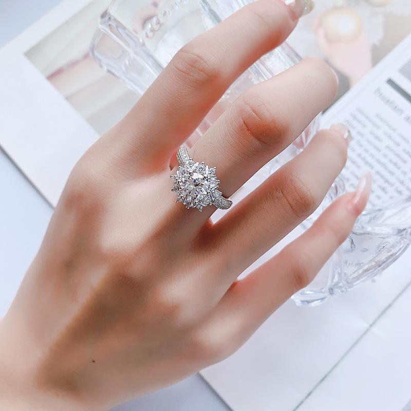 TrumiumColor VVS1 Moissanite Rings for Woman Brilliant Diamond S925 Sterling Silver Wedding Jewelry Ring with Certificate